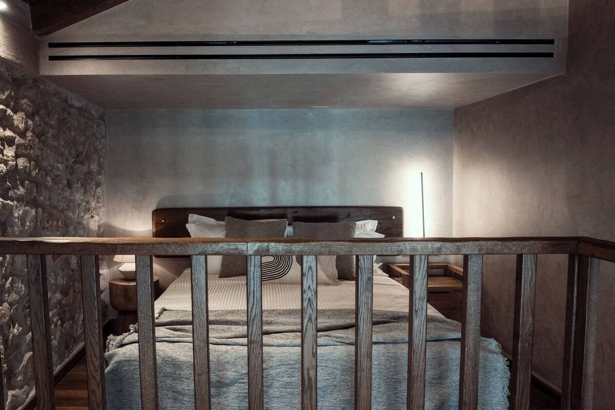 Honeymoon Loft Suite with Balcony and Sea View | 1 sovrum, sÀngtillbehör av högsta kvalitet och minibar