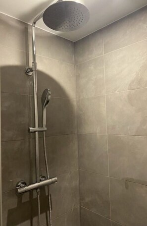 Apartment | Bathroom | Towels - Villa Eb&vloed28a Comfortable Vacation Home (Kamperland)