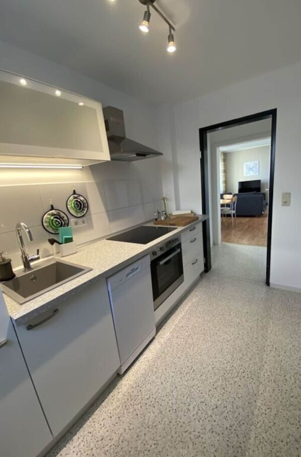 Apartment | Private kitchen | Oven, toaster - Holiday Apartment Luna (Ruedesheim am Rhein)