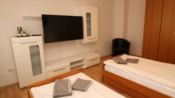 Apartment | 2 bedrooms, individually furnished, bed sheets