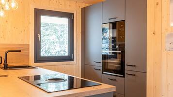 Chalet | Private kitchen | Stovetop, coffee/tea maker