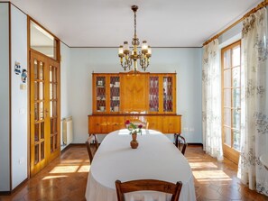 House | Dining