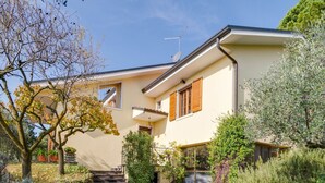 Unclassified image, 3 of 34, button - Modern Holiday Home in Marciaga With Garden (Costermano sul Garda)