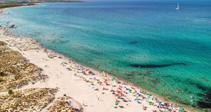 Small House a Stone's Throw From the sea