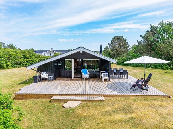 House | Outdoor dining