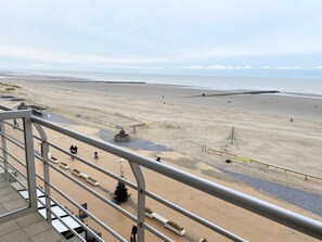 Balcony - Apartment in Nieuwpoort Near the Beach (Nieuwpoort)
