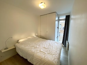 2 bedrooms, iron/ironing board - Apartment in Nieuwpoort Near the Beach (Nieuwpoort)