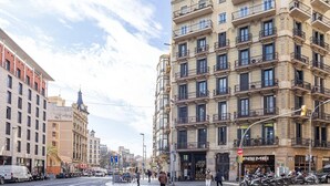 Unclassified image, 2 of 24, button - Belvilla by OYO Ramblas Luxury Apartment (Barcelona)