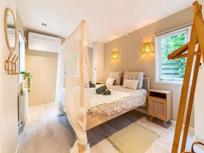 2 bedrooms, individually furnished, bed sheets