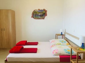 House | 3 bedrooms, individually furnished - in Haus Tomica Comfortable Holiday Residence (Smokvica)