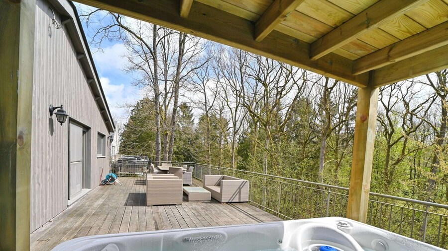 Holiday Home in Durbuy With Hot Tub & Sauna