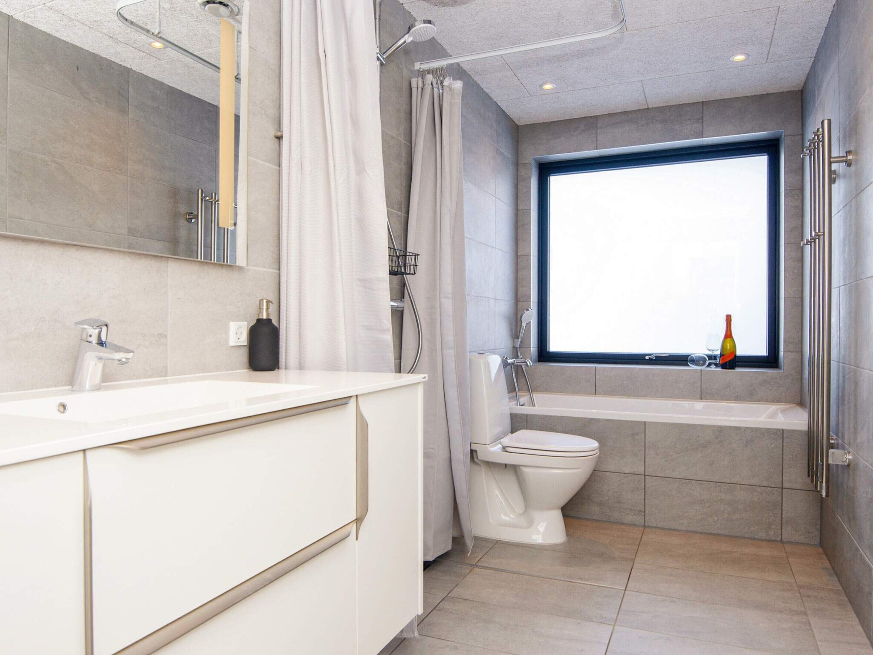 House | Bathroom
