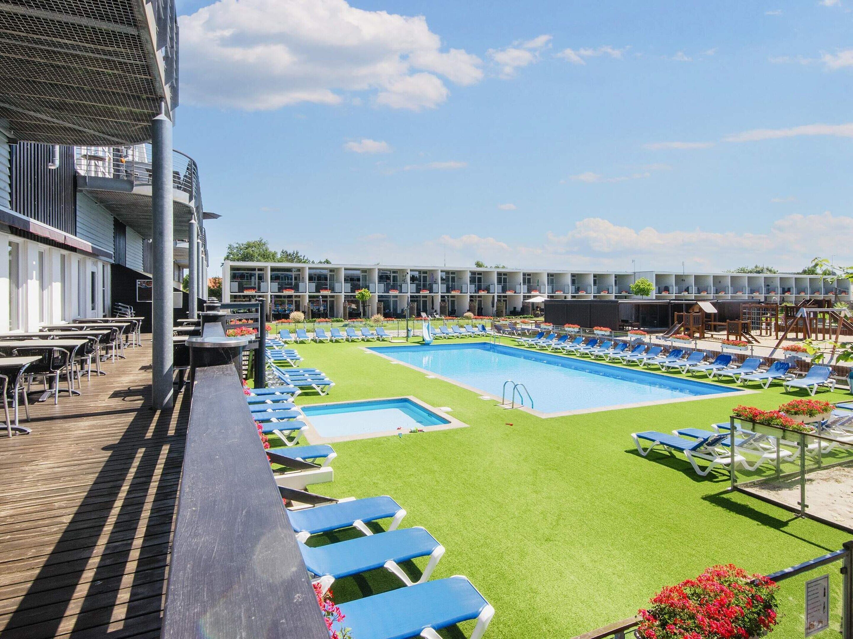 公寓 | 泳池 | 室內泳池、室外泳池