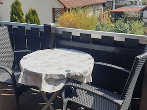 Outdoor dining - Holiday Apartment by the Forest (Waren (Müritz))