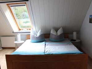 House | 1 bedroom, individually furnished - Holiday Apartment by the Forest (Waren (Müritz))