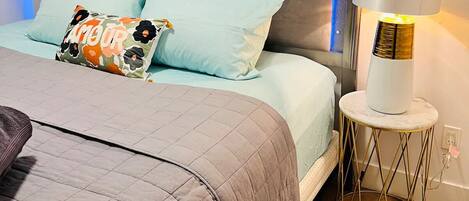 2 habitaciones, tabla de planchar con plancha, wifi y ropa de cama