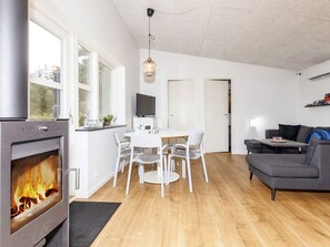 House | Dining - 6 Person Holiday Home in Hals (Hals)