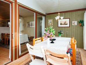 House | Dining - 8 Person Holiday Home in Farvang (Farvang)