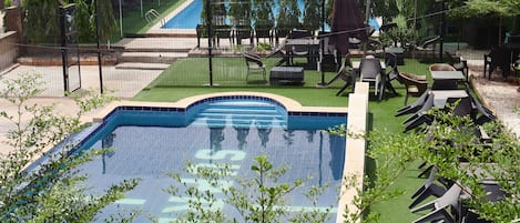 2 outdoor pools, open 8:00 AM to 11:00 PM, free pool cabanas