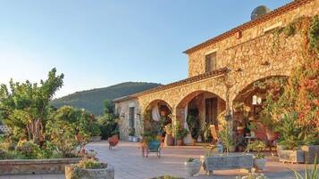 Villa | Property grounds