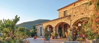 Villa With Private Pool and Garden in Calonge