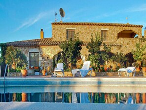 Villa | Basseng | Innendørsbasseng og utendørsbasseng