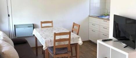 Apartment | Private kitchen | Electric kettle