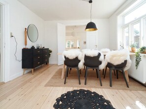 House | Dining
