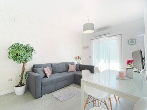 Dining - Cosy Apartment in Pag (Pag)