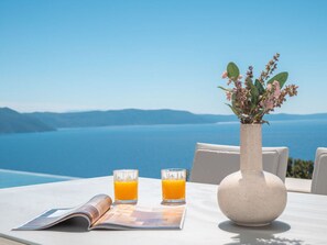 Outdoor pool - Villa Aristea Comfortable Holiday Residence (Labin)