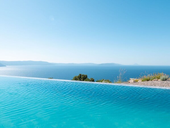 Outdoor pool - Villa Aristea Comfortable Holiday Residence (Labin)