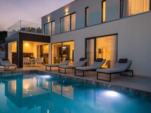 Outdoor pool - Villa Aristea Comfortable Holiday Residence (Labin)