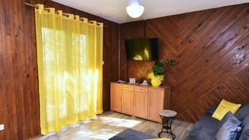 House | 2 bedrooms, iron/ironing board