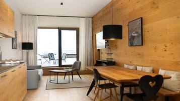 Apartment | Dining