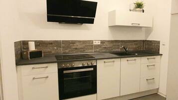 House | Private kitchen | Oven, electric kettle