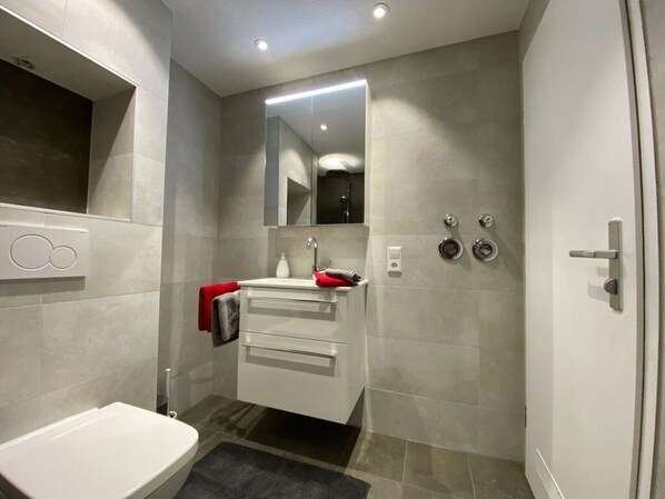 House | Bathroom