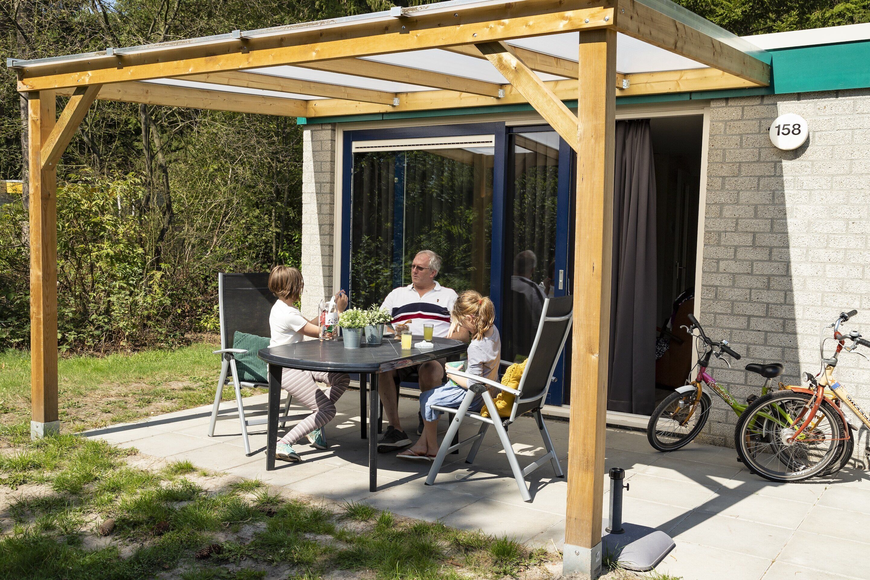 Bungalow | Outdoor dining