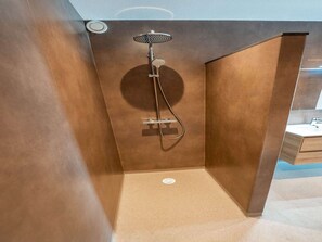 House | Bilik Mandi