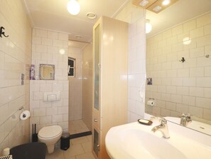 House | Bathroom