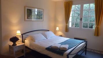 Villa | 5 bedrooms, individually furnished, iron/ironing board