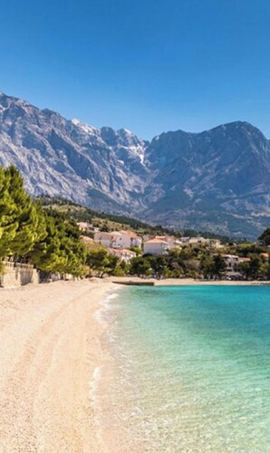 Stone House Lola - Two Bedroom Holiday Home