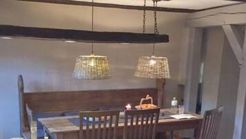 Apartemen | Dapur pribadi | Oven, ketel listrik, dan pemanggang roti