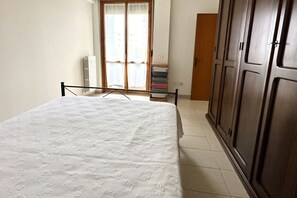 1 quarto, roupa de cama