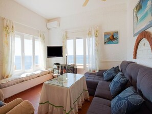 Chalet | Living area