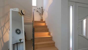 Biệt thự | 4 phòng ngủ, trang bị nội thất với thiết kế riêng biệt