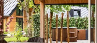 Forest Villa With Hot Tub 6 Persons