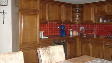 House | Private kitchen | Electric kettle, toaster