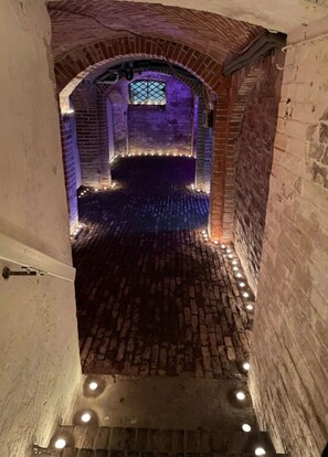 Interior - Flood Modern Retreat (Esens)