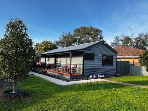 Brand New 3 bedrooms Holiday Cabin 