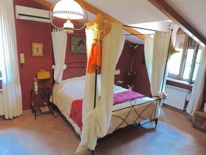 Ferienhaus | 4 Schlafzimmer, individuell eingerichtet